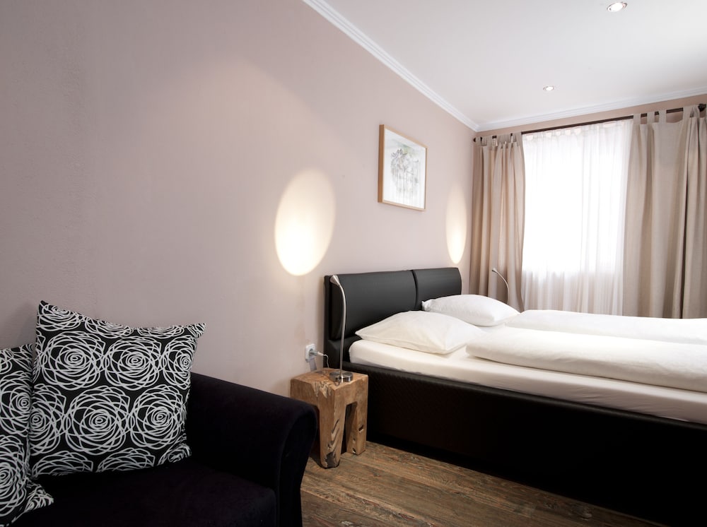 Standard Double Room - Photo 4