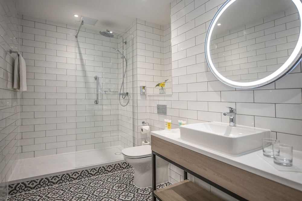 Executive Suite with Terrace - Photo 5