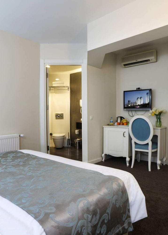 Deluxe Triple Room photo 2