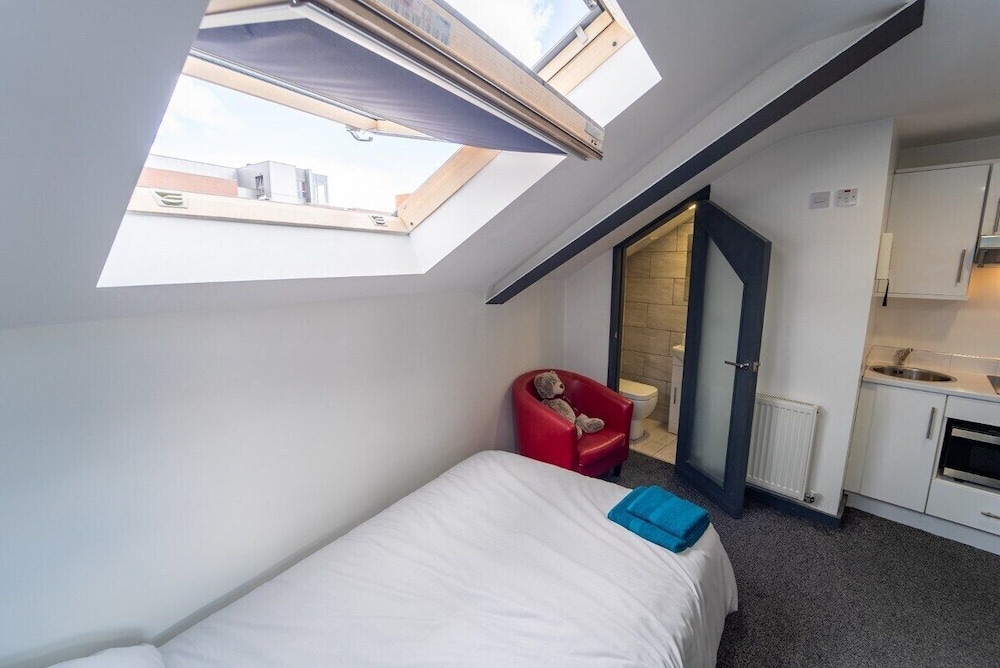 Standard Studio, Ensuite (Studio 9) - Photo 7