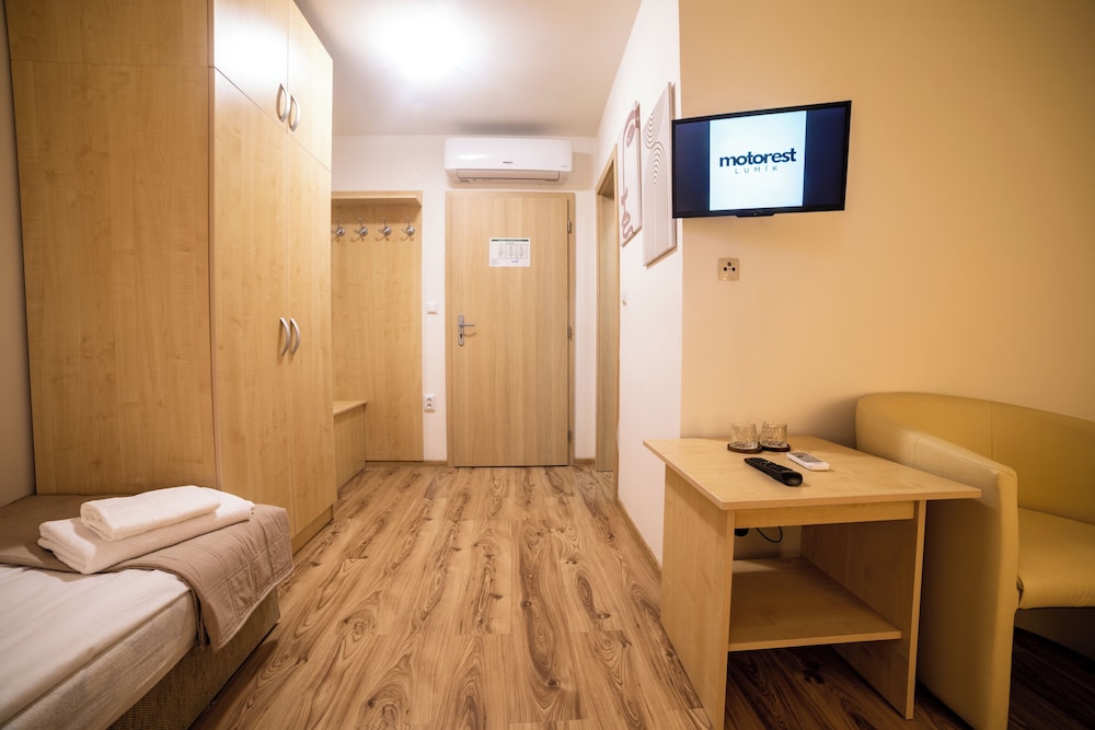 Deluxe Twin Room photo 2