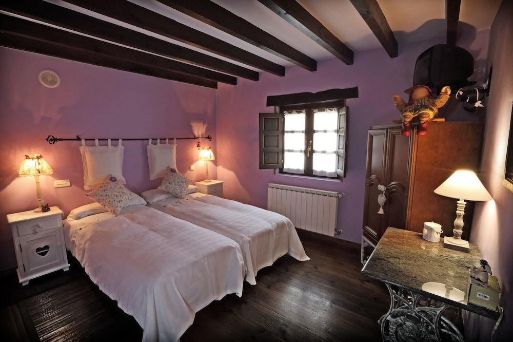 Standard Twin Room (Argoza)