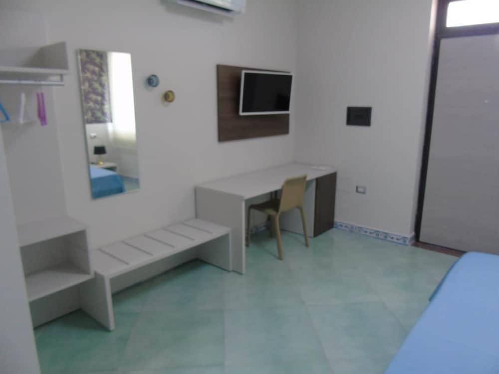 Comfort Triple Room, Multiple Beds photo 3