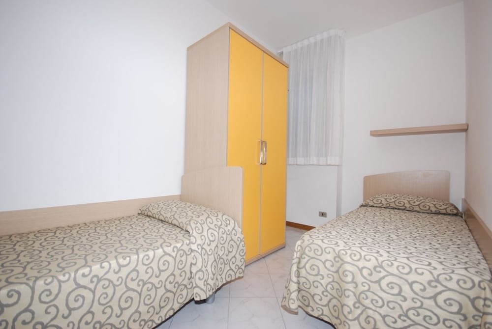 Apartment, 2 Bedrooms (C-6)