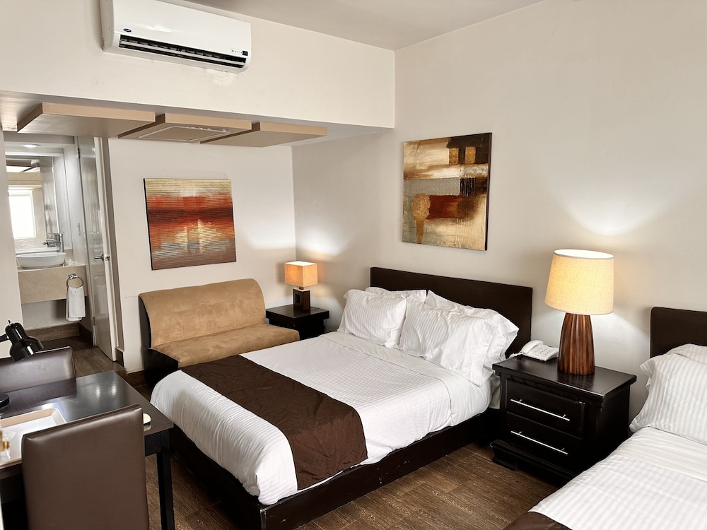 Junior Suite, 2 Double Beds photo 3