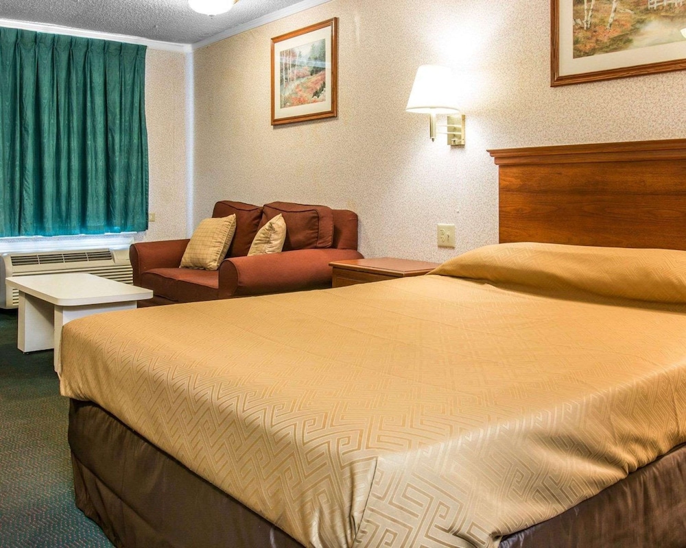Standard Room, 1 Queen Bed with Sofa bed, Non Smoking - Photo 1