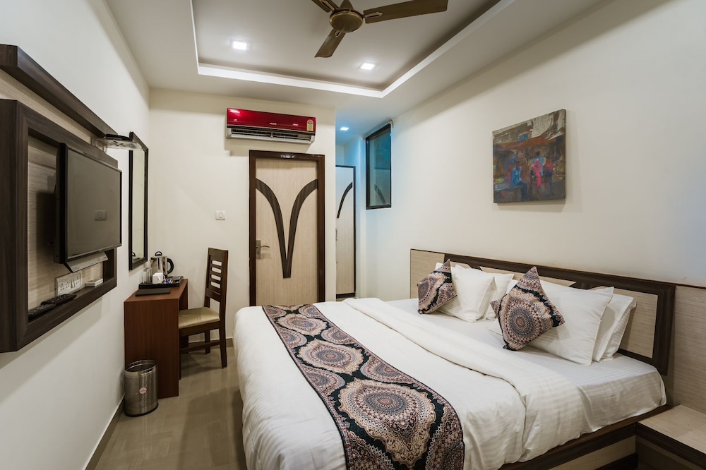 Standard Double Room, City View