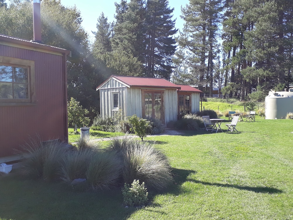 Double Room, 1 Queen Bed, Mountain View photo 2