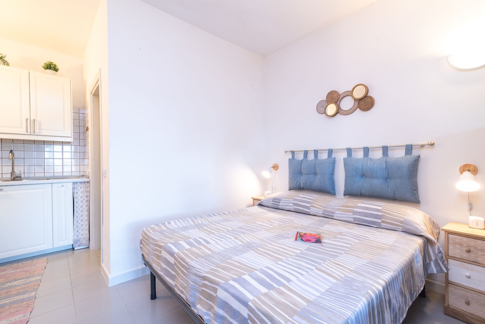 Family Studio (I Fari 27 600m From The Beach)