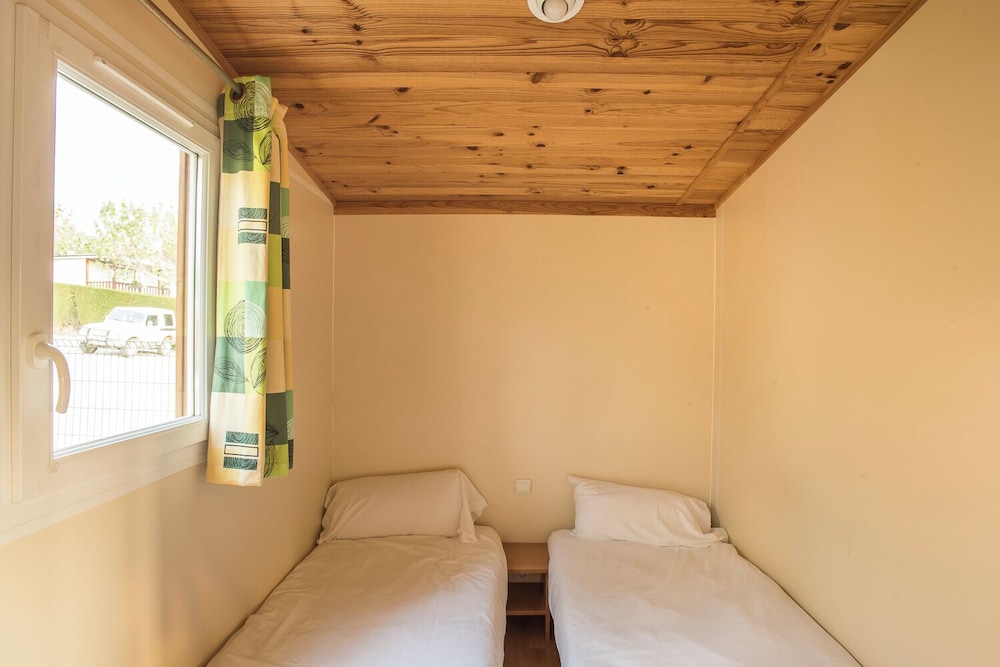 Basic Bungalow photo 2