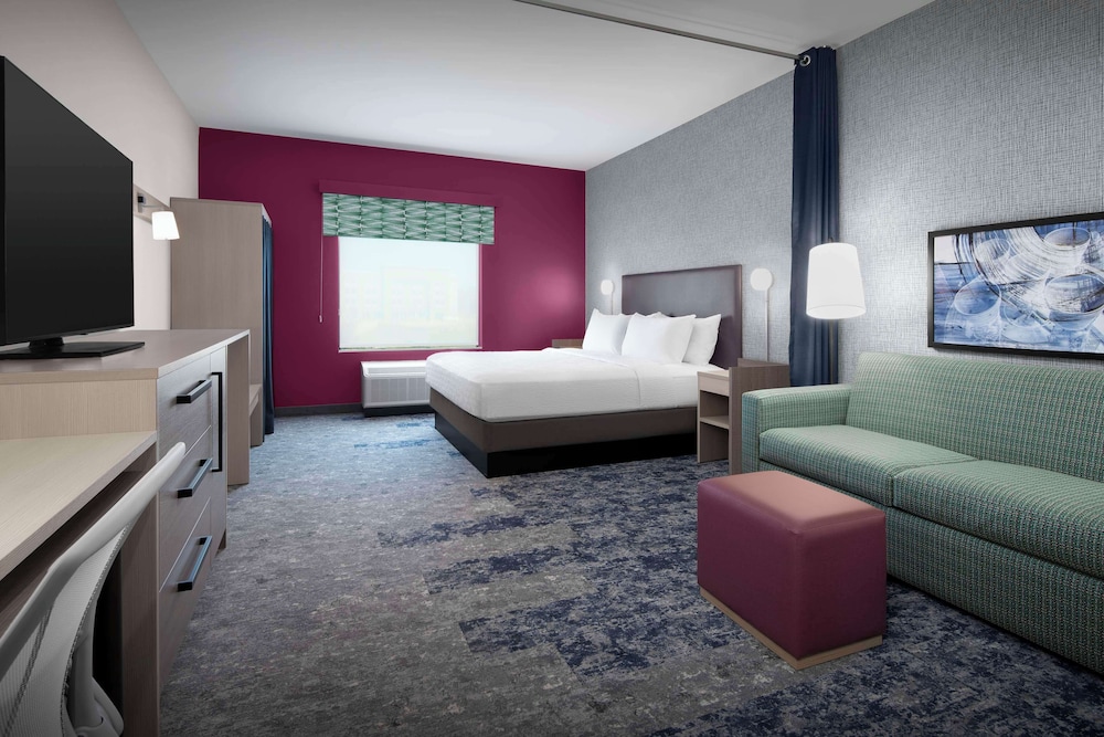 Studio, 1 King Bed, Accessible photo 1