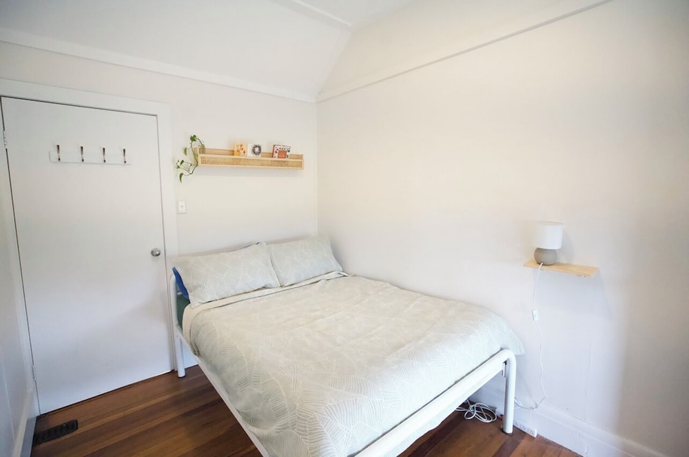 Double Room with Shared Bathroom photo 1