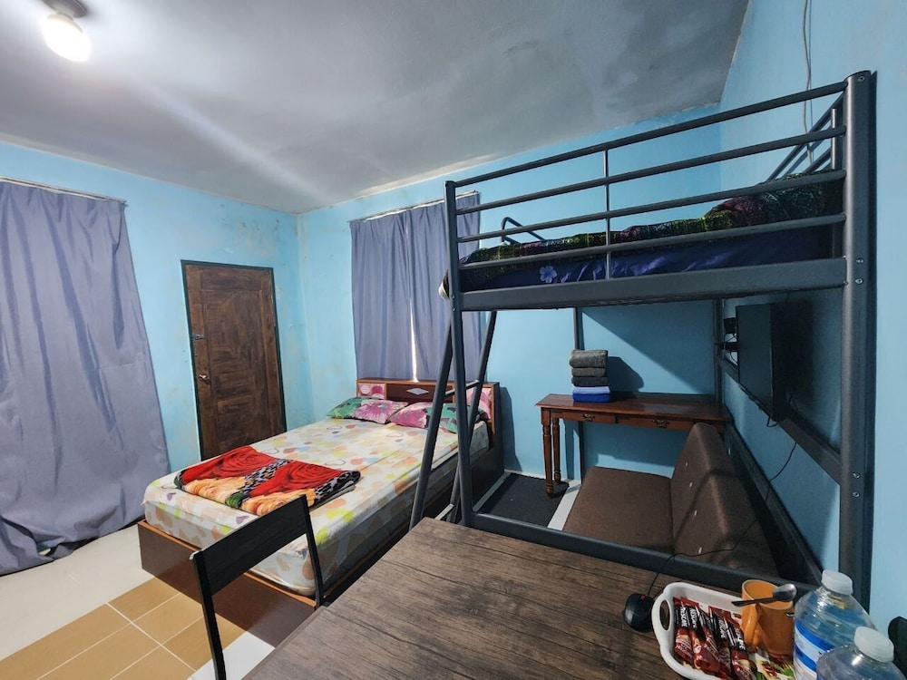 Room No 12 Hello photo 3