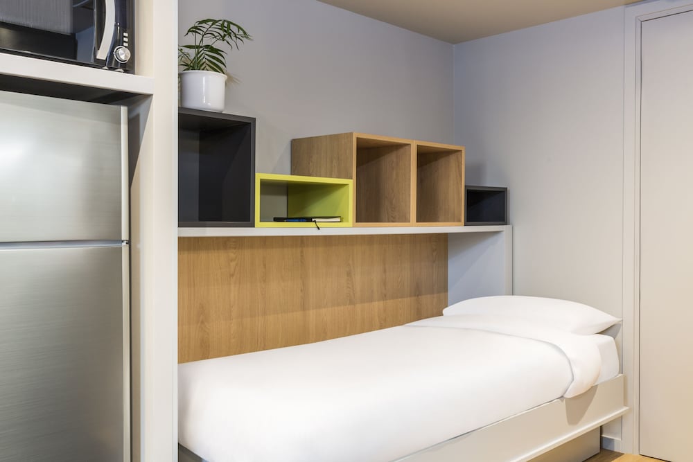 Studio, Multiple Beds - Photo 11