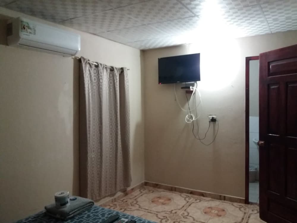 Classic Double Room, Multiple Beds, Non Smoking photo 3