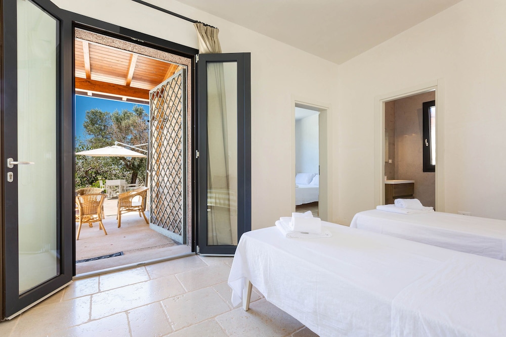 Villa photo 1