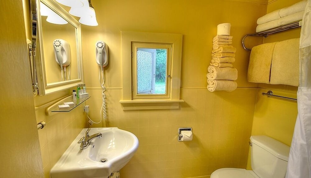 Standard Room, 2 Double Beds photo 3