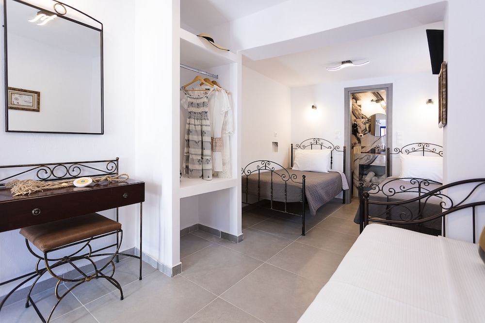 Comfort Room photo 2