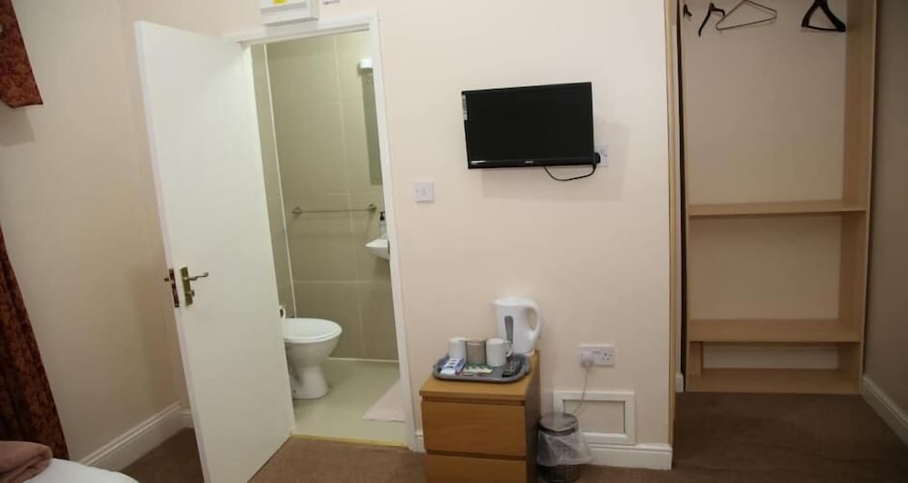 Quadruple Room, Ensuite photo 2