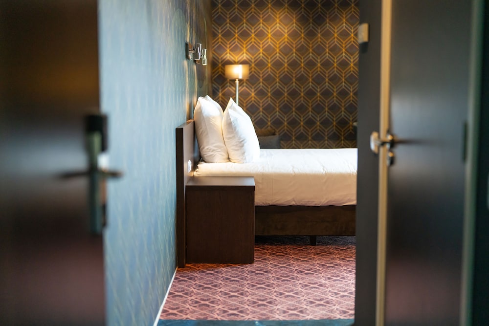 Deluxe Room - Photo 3