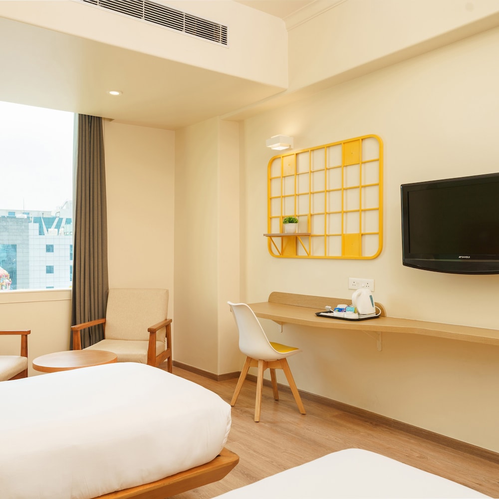 Standard Twin Room - Photo 4