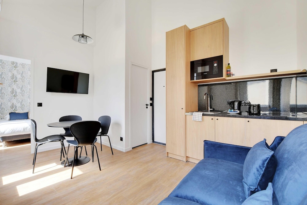 Apartment photo 1