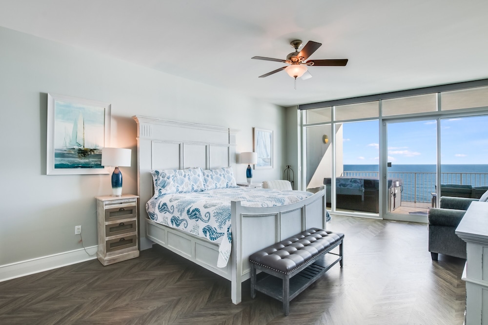 Signature Condo, 3 Bedrooms, Beach View, Beachfront photo 2