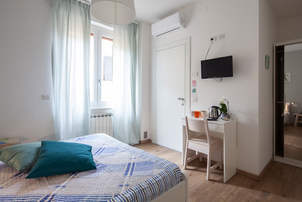 Honeymoon Room
