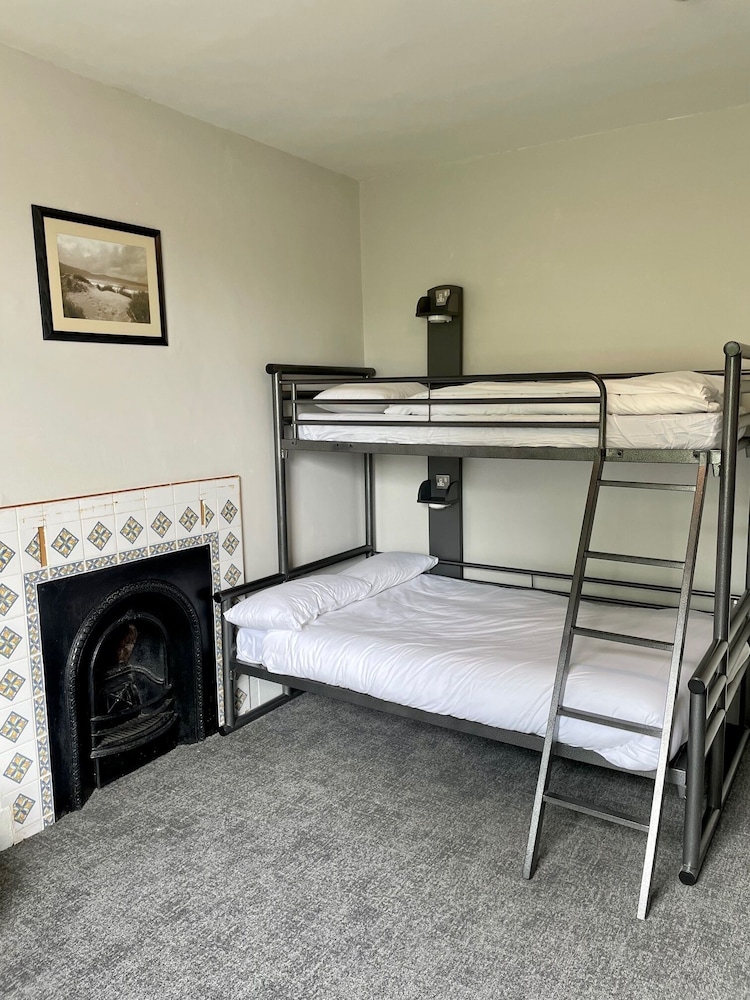 Room (5 Bed Private) photo 3