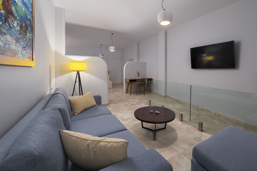 City Studio Suite, City View - Photo 2