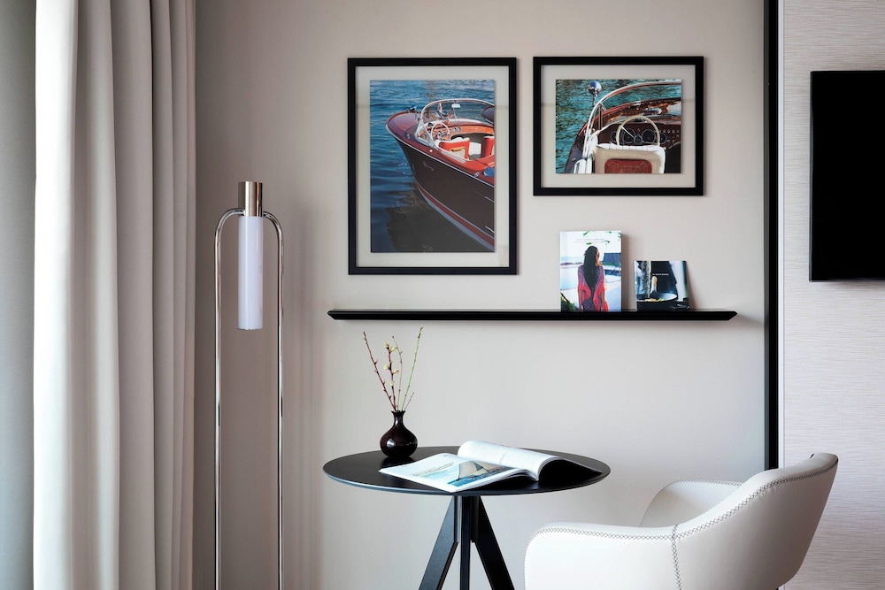 Room, 1 King Bed, Sea View (Balcony)