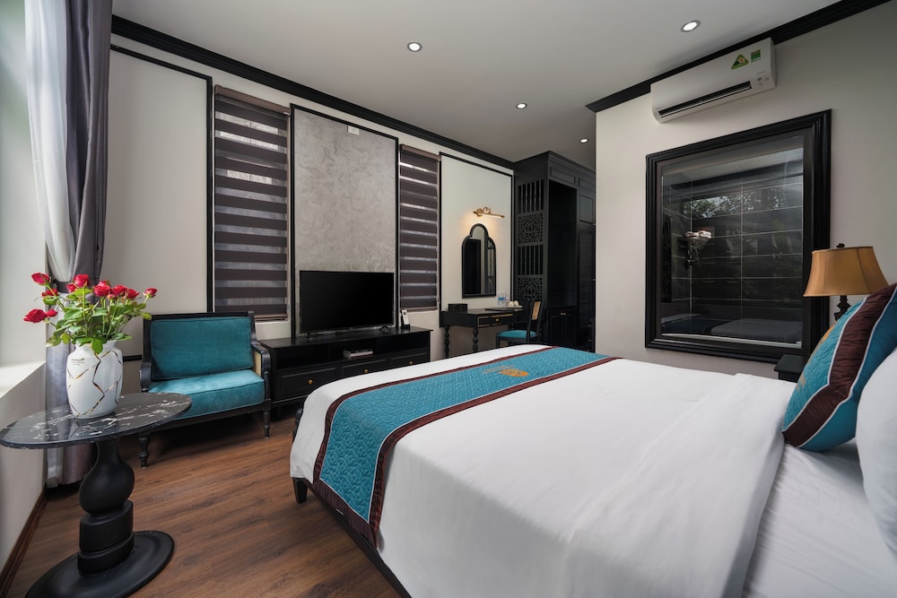 Deluxe Double Room, 1 King Bed - Photo 3