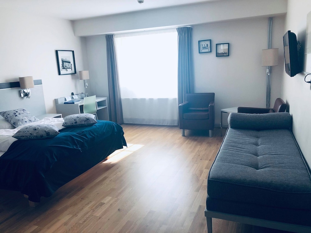 Basic Double or Twin Room, Accessible photo 1