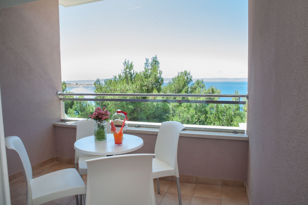 Apartment, Balcony, Sea View - Photo 1