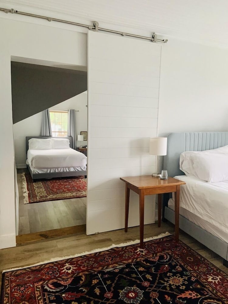 Historic Inn Two Bedroom Suite NOTL