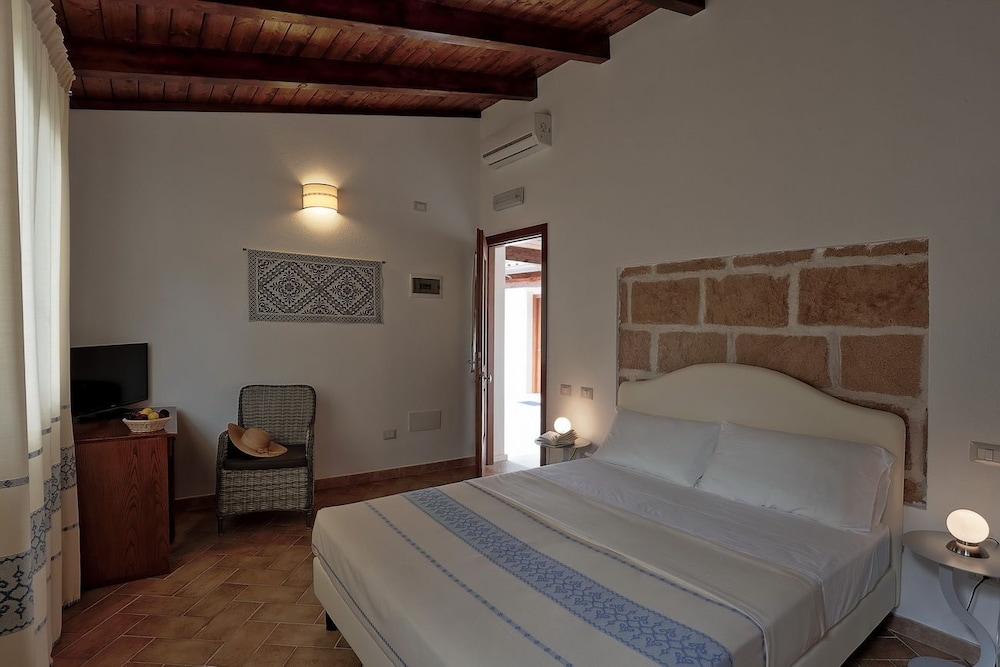 Double or Twin Room photo 3