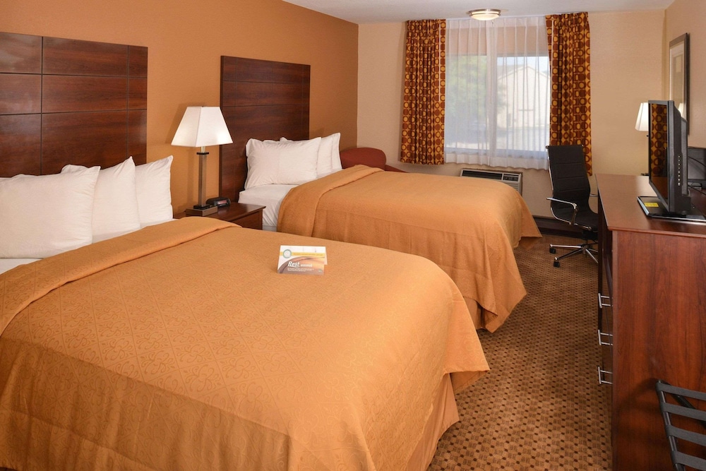 Standard Room, 2 Double Beds, Non Smoking - Photo 1