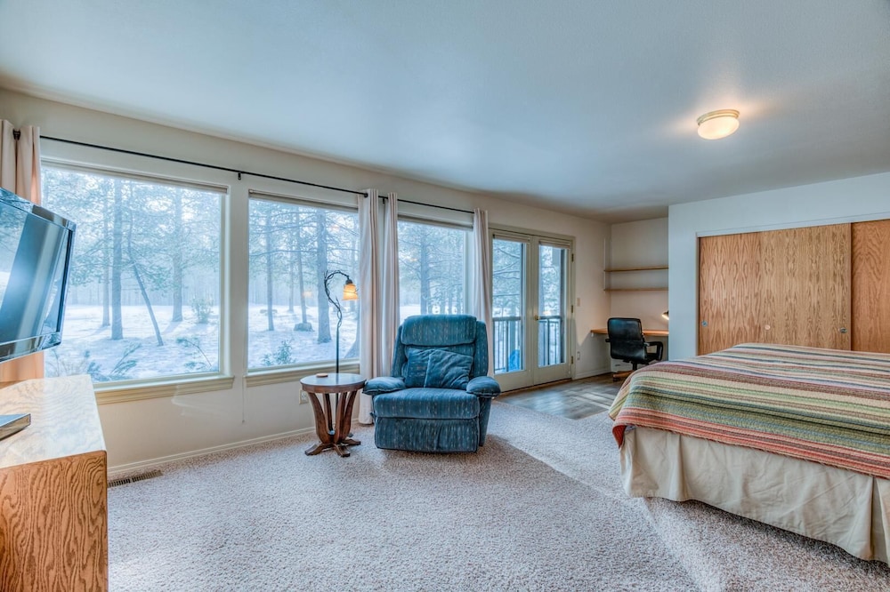 House, Multiple Beds (Red Cedar - Unit 30) photo 3