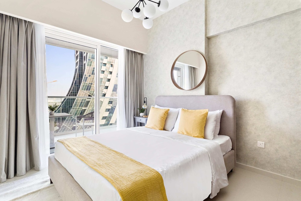 Vera Residences 714 photo 1