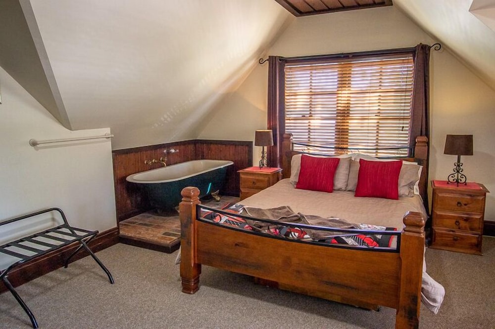 Deluxe Double Room (Gold Bullion Room) photo 3