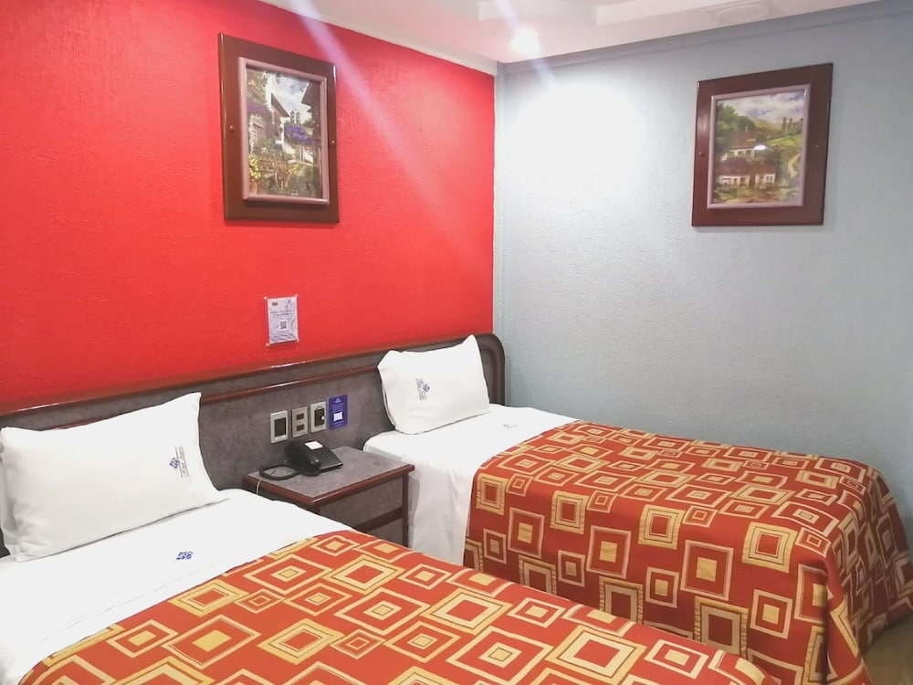 Basic Twin Room - Photo 3