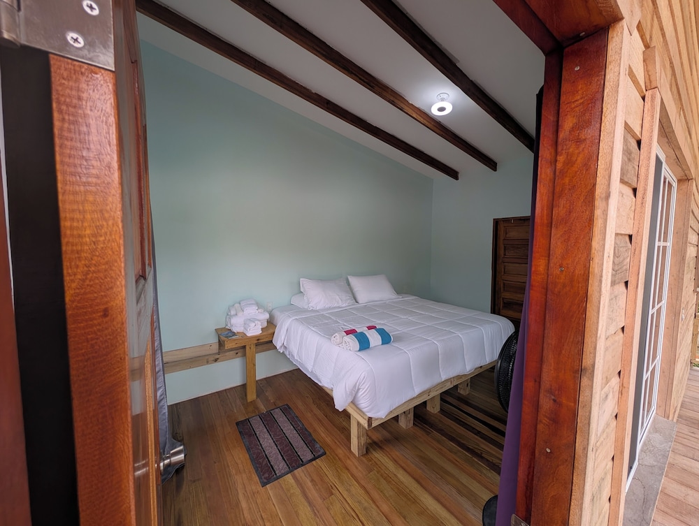 Premier Suite, 1 King Bed, Beach View