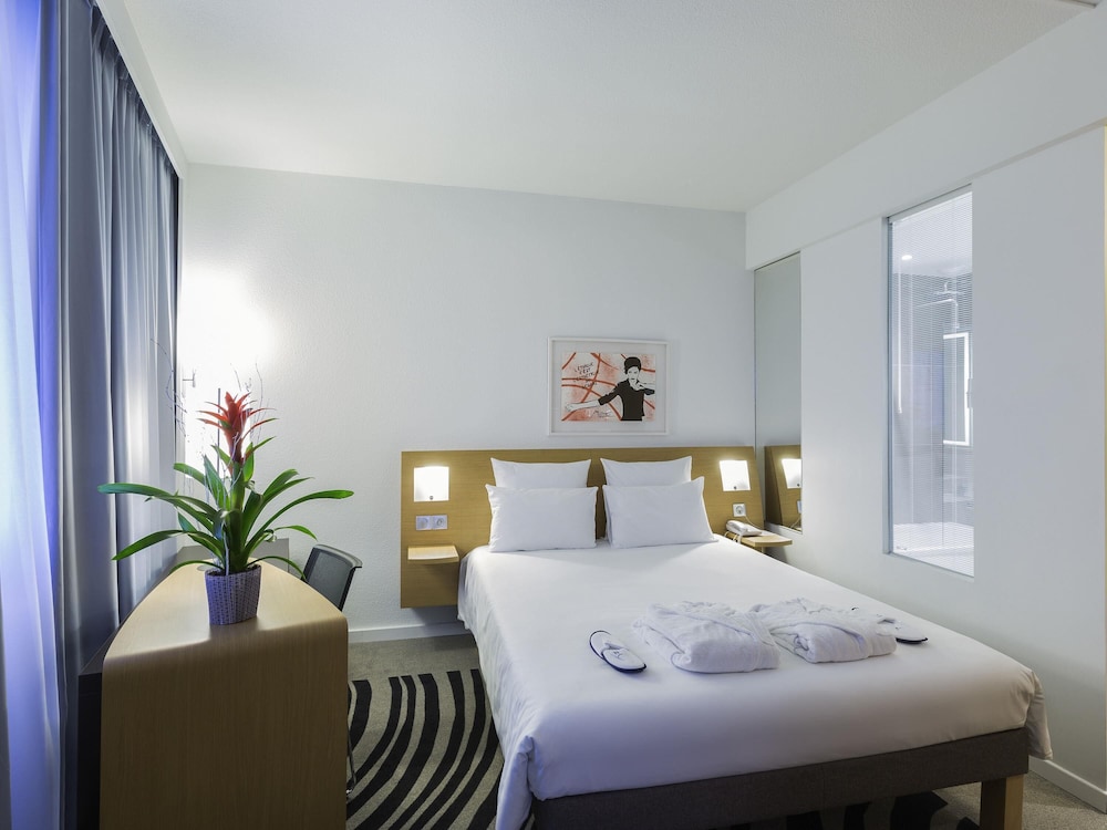 Executive Room, 1 Double Bed with Sofa bed - Photo 9