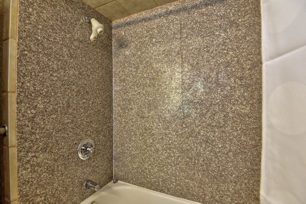 Deluxe Studio Suite, 1 King Bed, Non Smoking - Photo 7