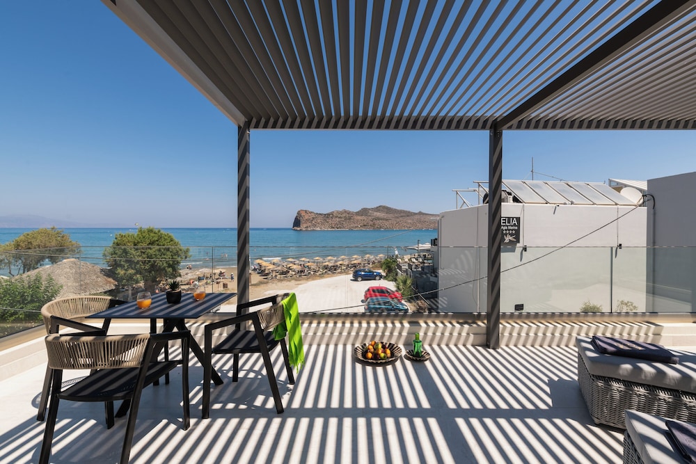Suite with Sea View, Private Pool and Hammam photo 3