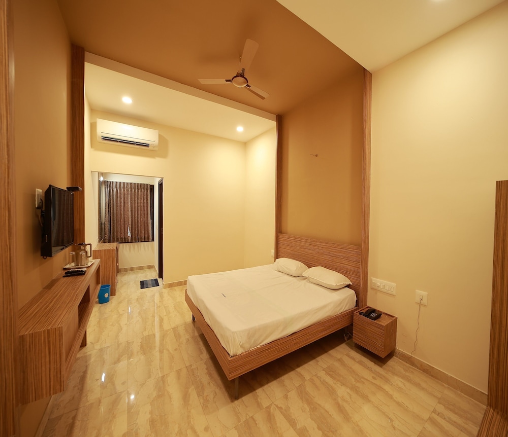 Deluxe Room - Photo 1