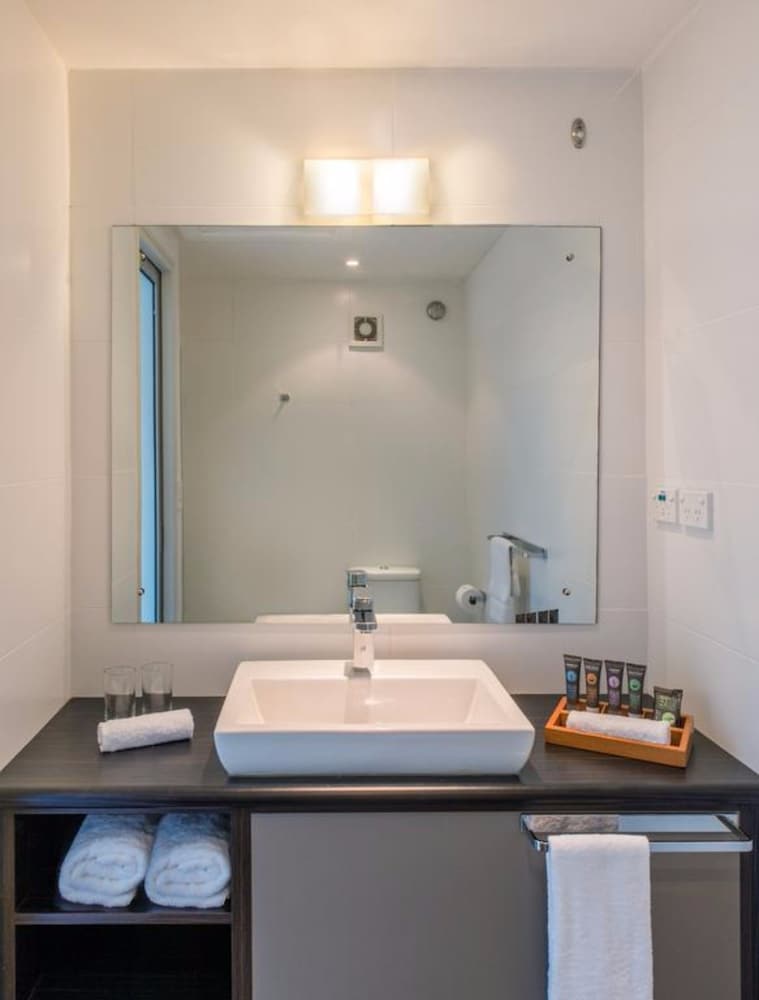 Superior Room, 1 King Bed, Ocean View photo 7
