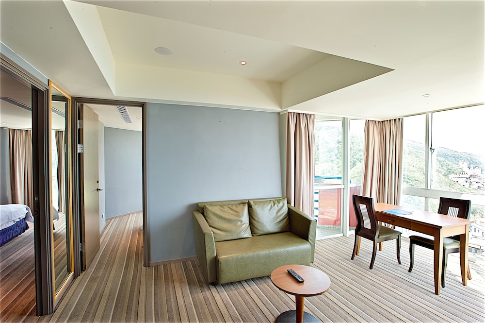 Family Duplex (No bathtub)