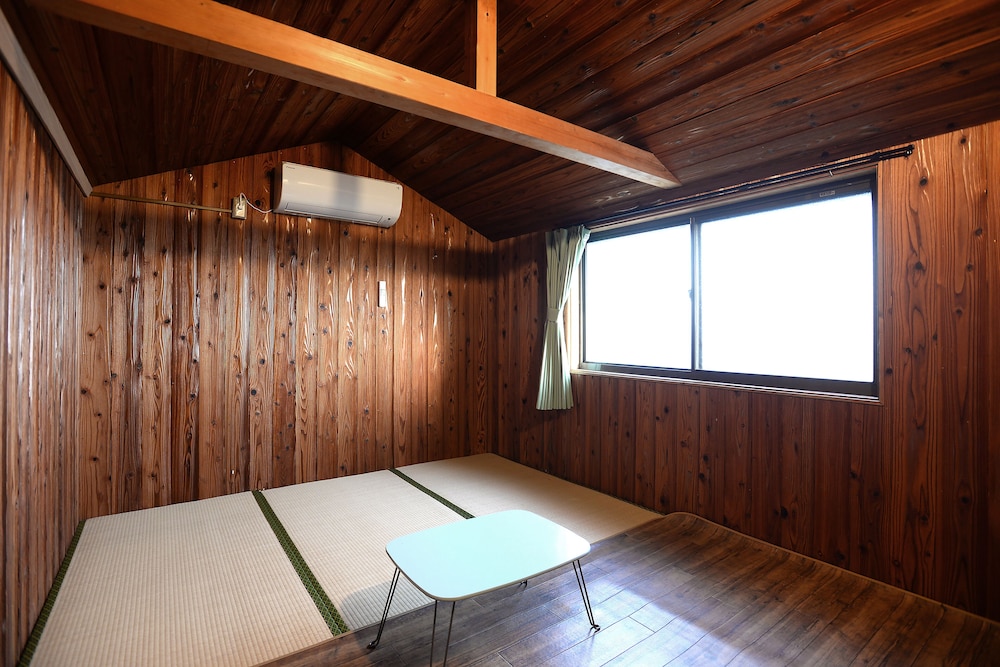 Japanese -Style Room, Non-Smoking (No Futon, Sleeping Bag and Pillow Included) - Photo 2