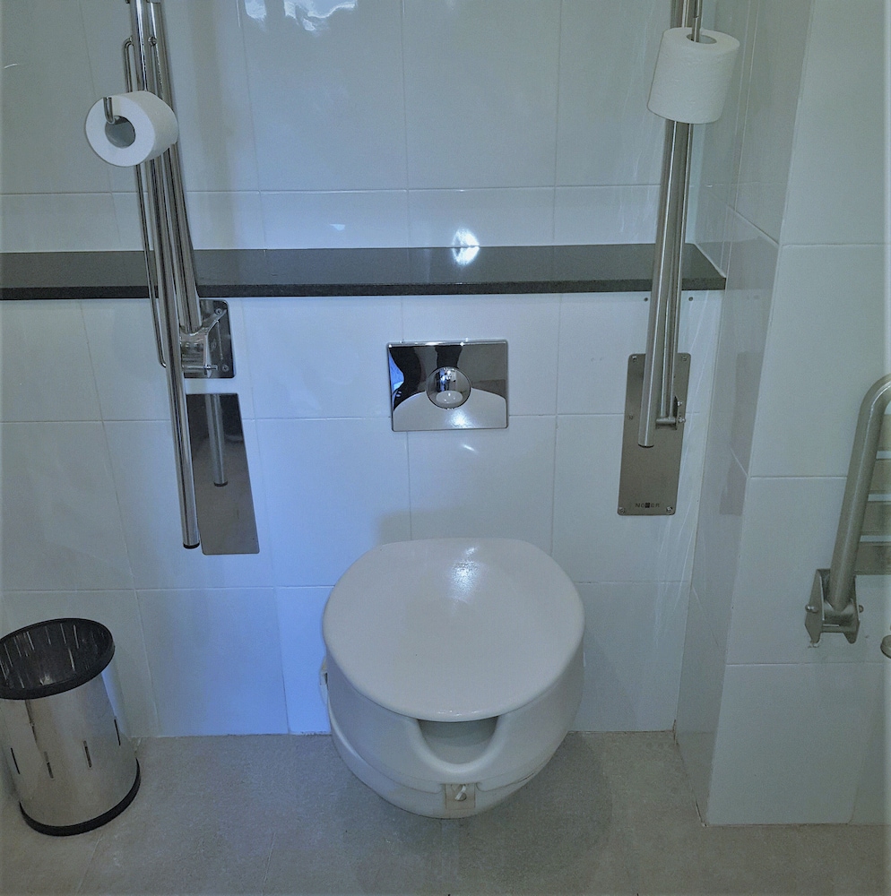 Standard Room, 1 Double Bed, Accessible (Free Breakfast) - Photo 4